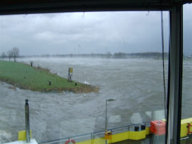 Bergsche Maas 12 storm 2