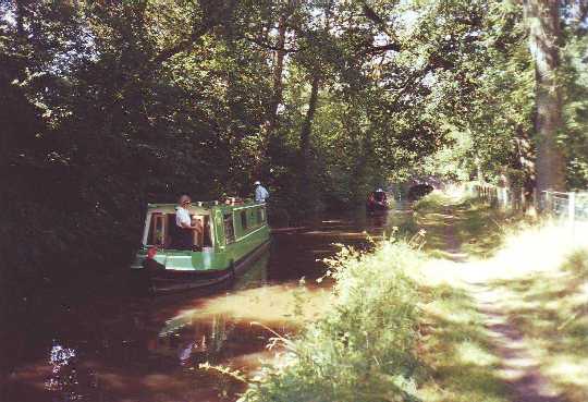 narrowboat Crickhowell