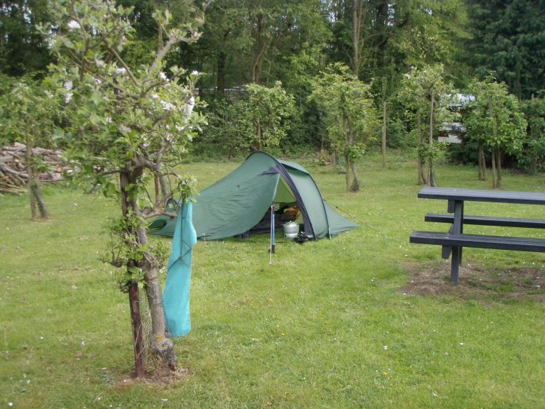 slapen in de boomgaard