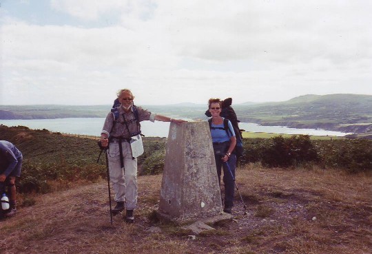 triangle point Dinas Head